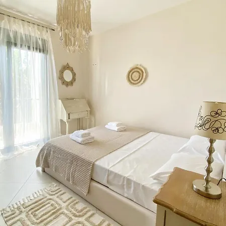 House 11 Apartment *